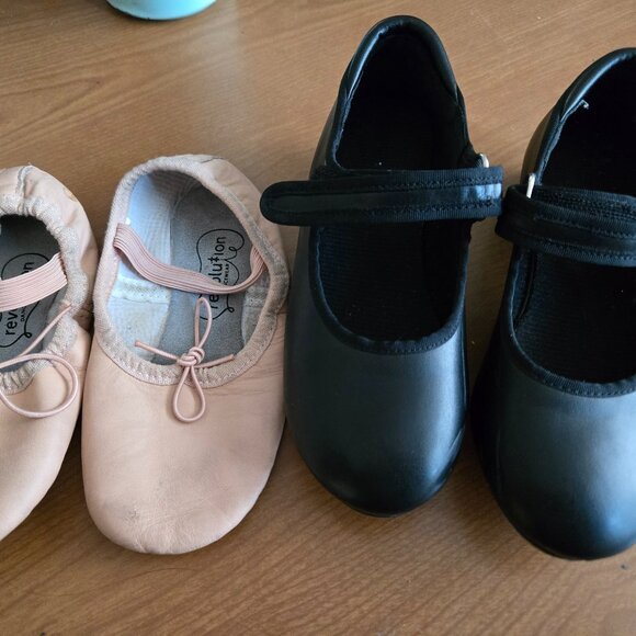 Girls Tap/ballet Shoes Size 12 - Picture 1 of 2